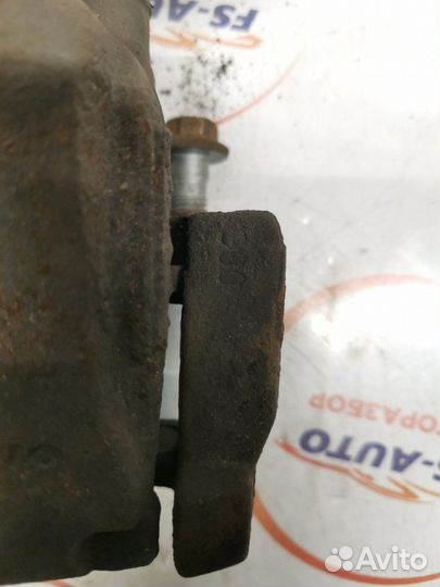 Суппорт передний правый Volvo V60 2.0 дизель