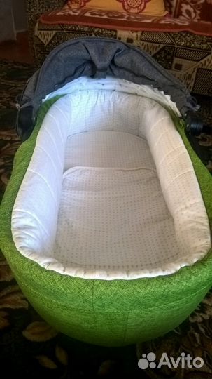 Коляска с люлькой