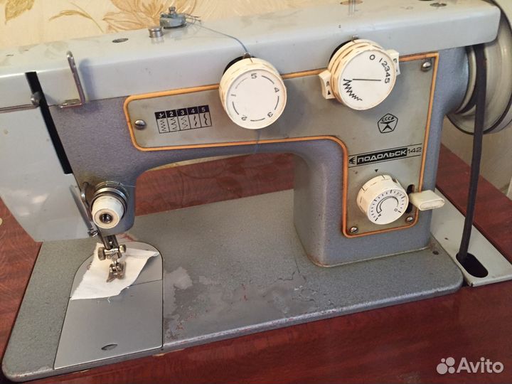 Швейная машина Подольск 142