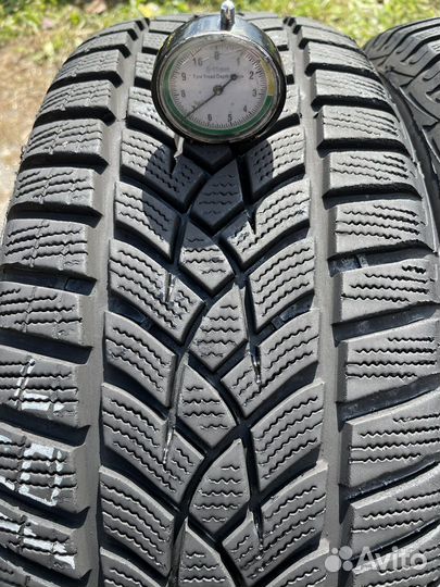 Goodyear UltraGrip Performance Gen-1 215/60 R16