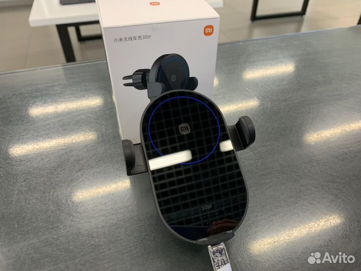 Автодержатель с беспроводной зарядкой 30Вт