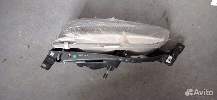 Фара левая USA Toyota Camry