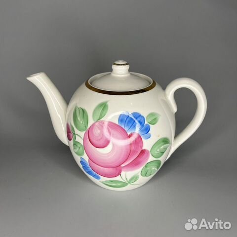 Фарфоровый чайник