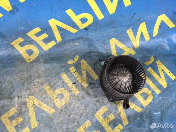 Моторчик печки Nissan Primera P10