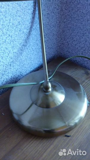 Лампа настольная классическая