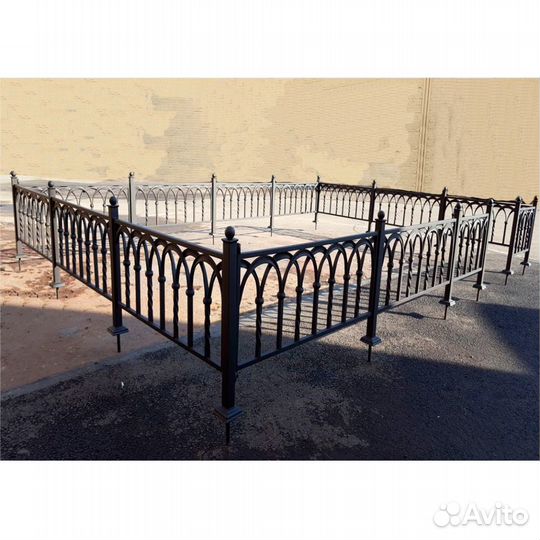 Производим кованые оградки на могилу