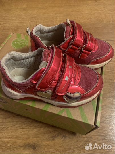 Кроссовки для девочки chicco