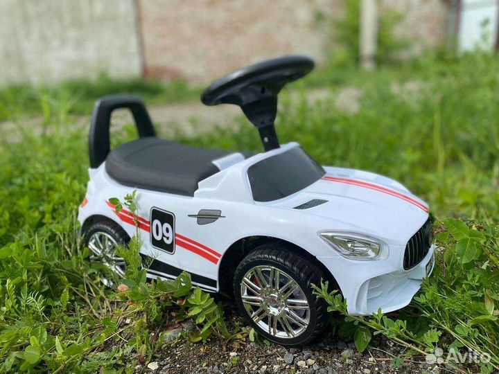 Машинка каталка толокар