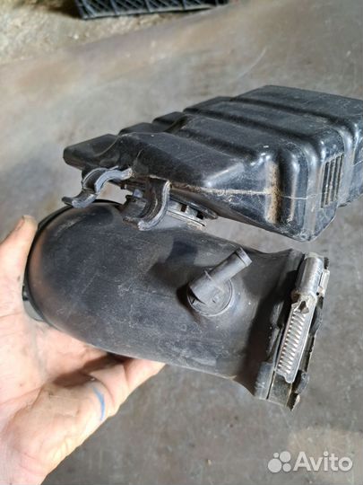 Патрубок воздушного фильтра Audi A6 C6