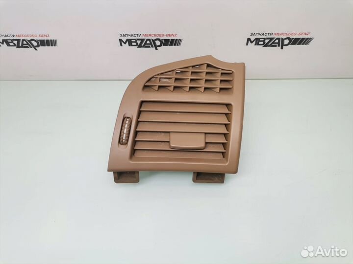 Дефлектор торпедо правый Mercedes W221 S 221