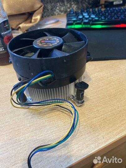 Кулер процеccорный intel