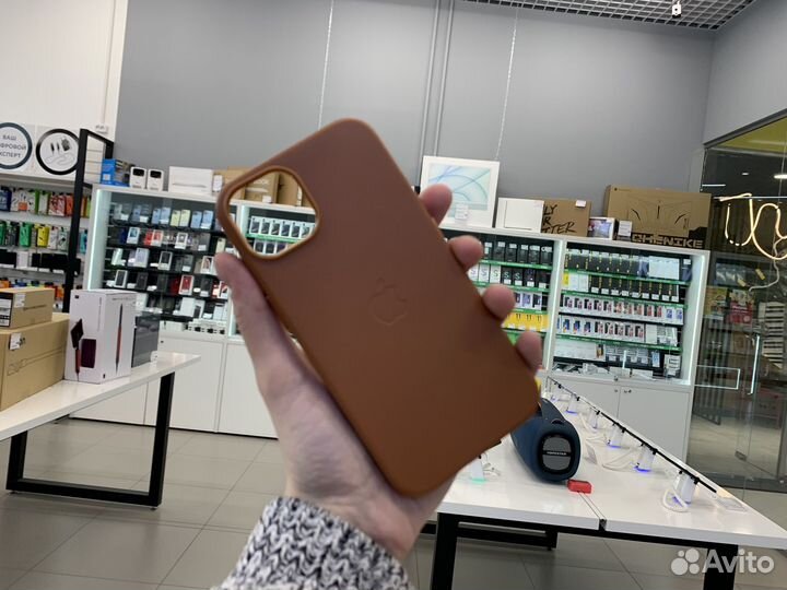 Кожаный чехол с MagSafe для iPhone 13