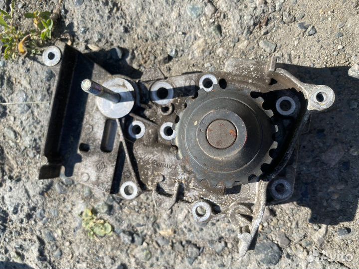 Помпа оригинал k7j Logan Sandero Kangoo1,4