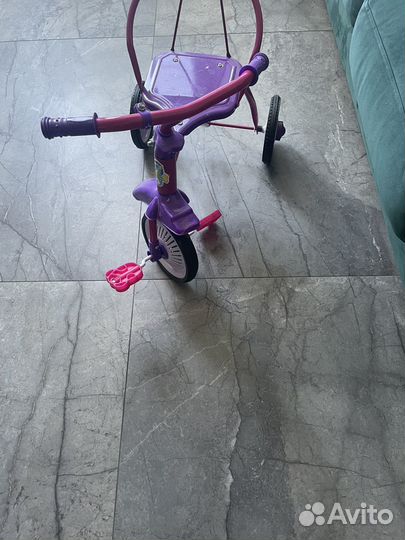 Детский трехколесный велосипед