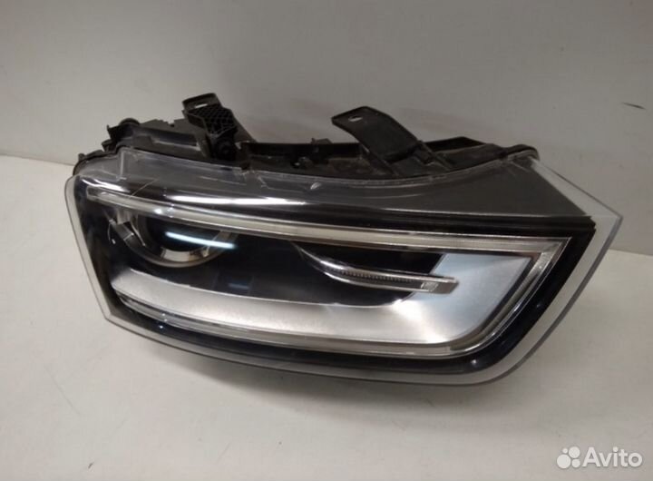 Фара правая Audi Q3 (2011-2014)