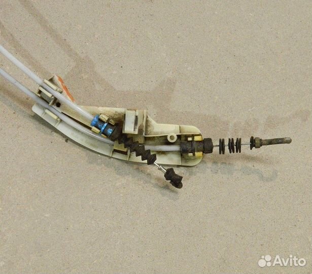 Трос замка задней левой двери Audi 80 B3