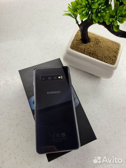 Samsung Galaxy S10, 8/128 ГБ