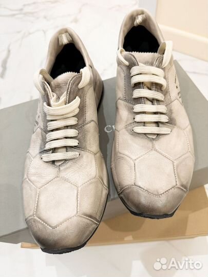 Продаю кроссовки