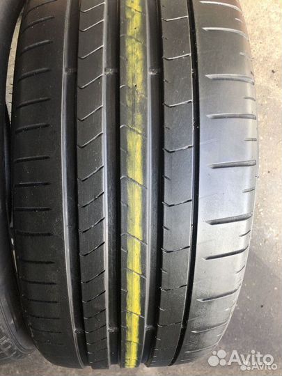 Pirelli P Zero PZ4 235/35 R20 92Y