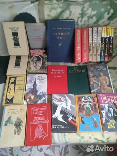 Книги разных жанров и авторов и собр сочинений