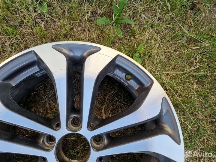 Оригинальный литой диск Mercedes Benz R17