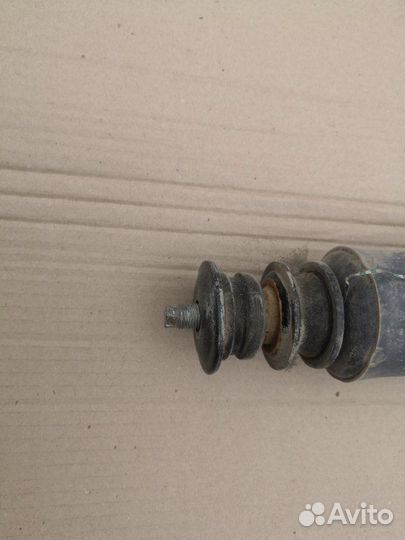 Амортизатор задний задний Toyota Land Cruiser