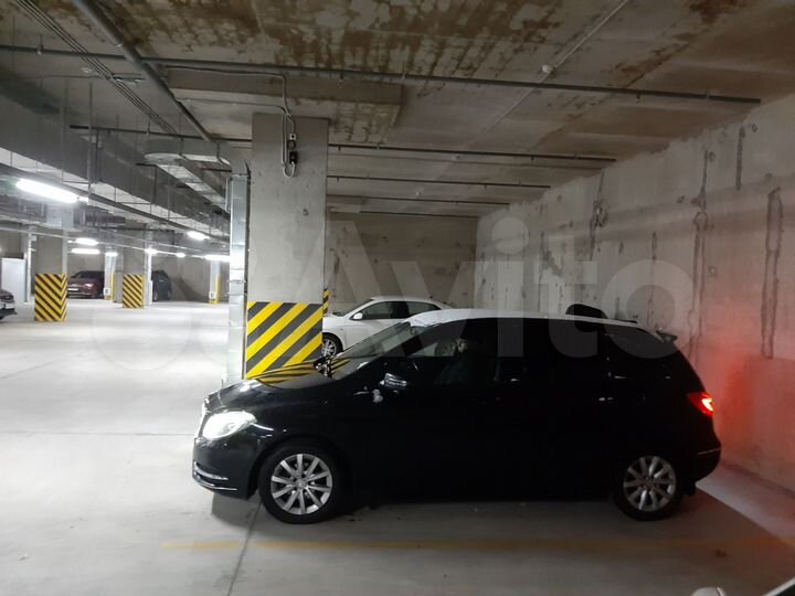 Машиноместо, 14 м²