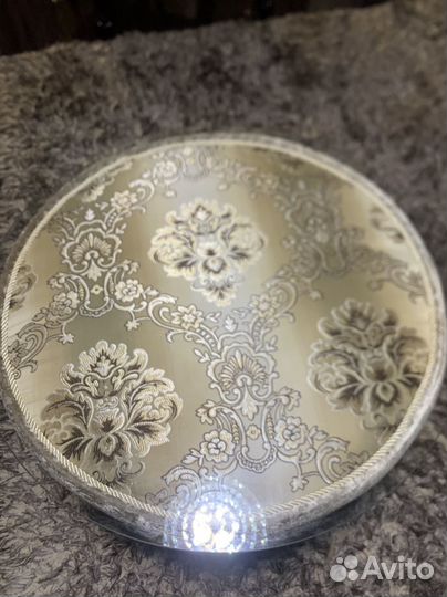 Журнальный столик на колесах