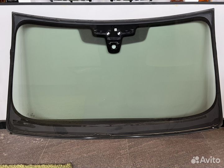 Оригинальное лобовое стекло BMW G30 F90 M5