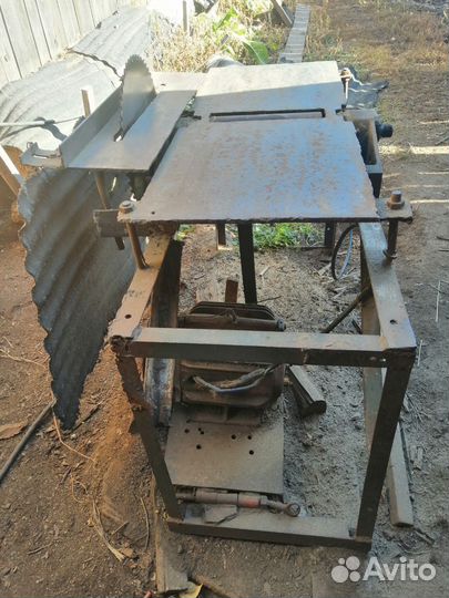 Деревообрабатывающий станок