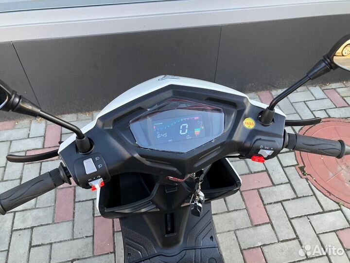 Скутер VMC Vento corsa RS 50 150 2023 белый