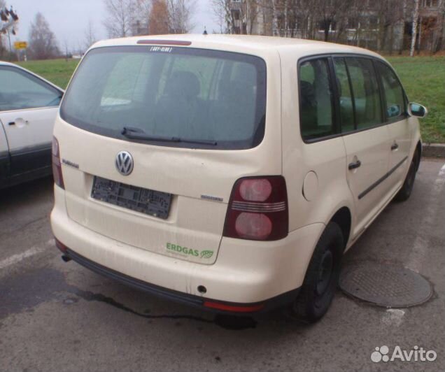 Volkswagen Touran 2008 г по запчастям