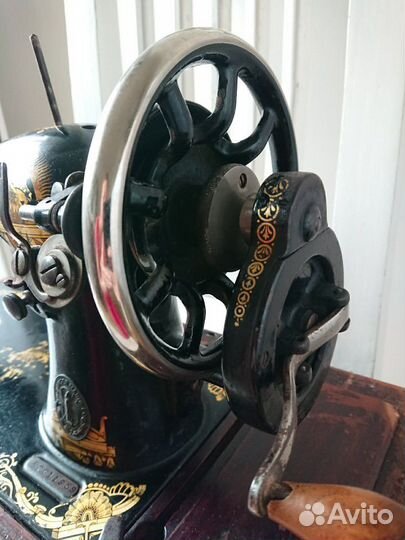 Швейная машина Singer