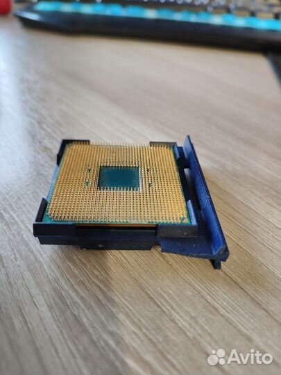 Процессор Ryzen 3 2200G