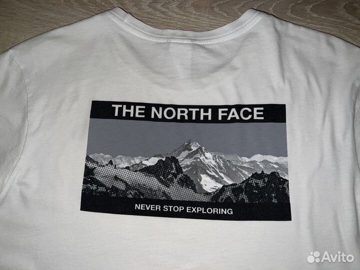 Лонгслив the north face белый