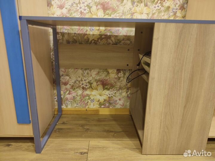 Стол письменный/компьютерный