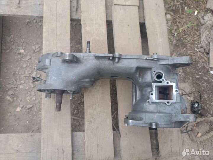 Картер двигателя Сузуки летс 1