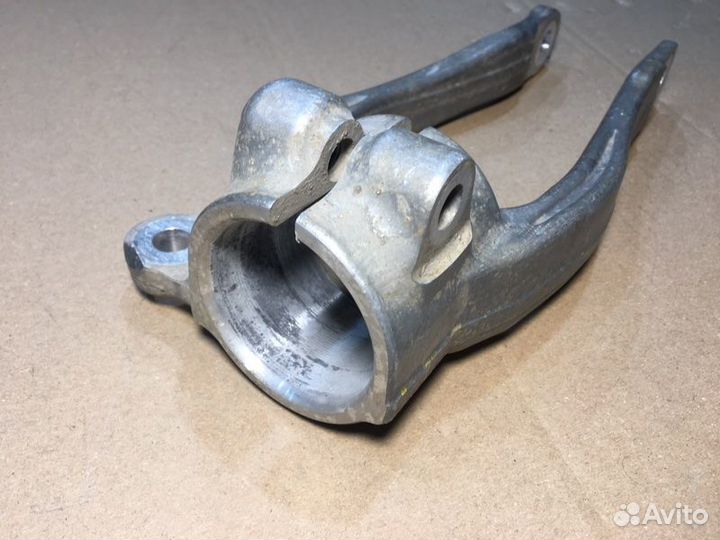 Крепление амортизационной стойки переднее правое