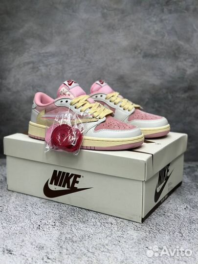 Travis Scott x Air Jordan 1 Low 'Sail/Shy Pink'