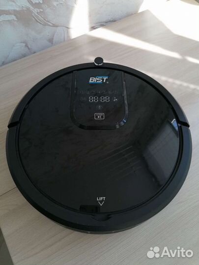 Робот пылесос bist tornado