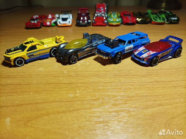 Машинки Hot Wheels