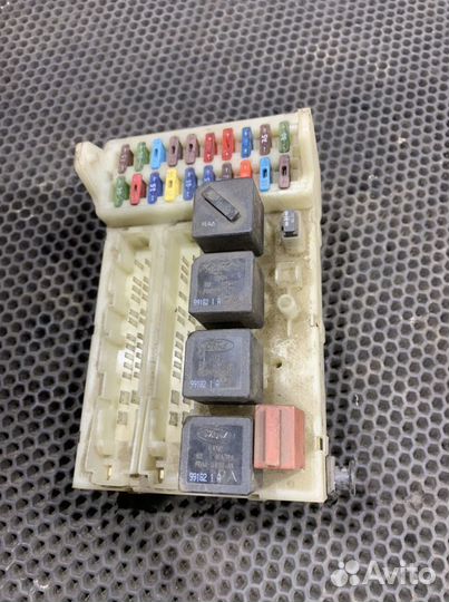 Блок предохранителей Форд Мондео 2 1,8 2,0 Mondeo