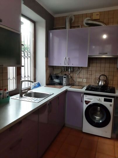 2-к. квартира, 65 м², 1/3 эт.