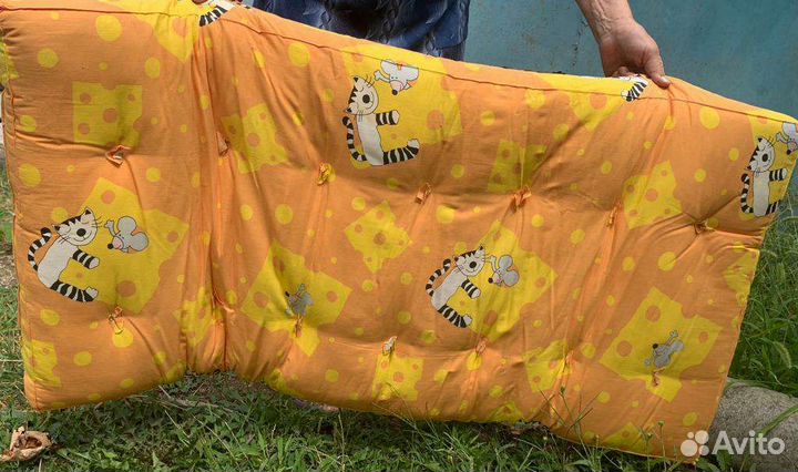 Детская кроватка с матрасом