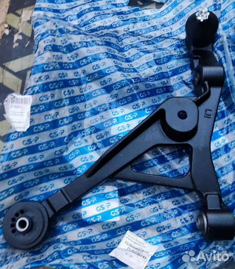 Рычаг передней подвески Сайбер, Стратус новые