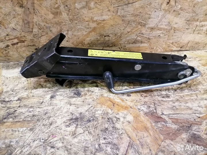 Домкрат Volkswagen Tiguan