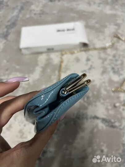 Сумка клатч на цепочке Miu Miu