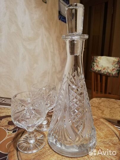 Графин хрустальный с 3 рюмками