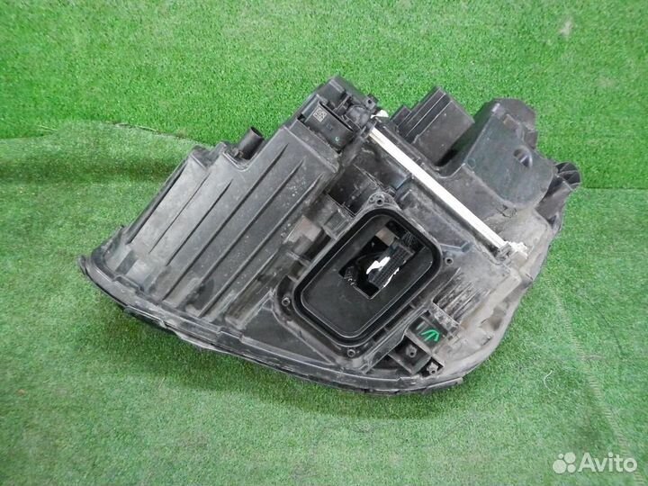 Фара правая Mercedes-Benz E-Class