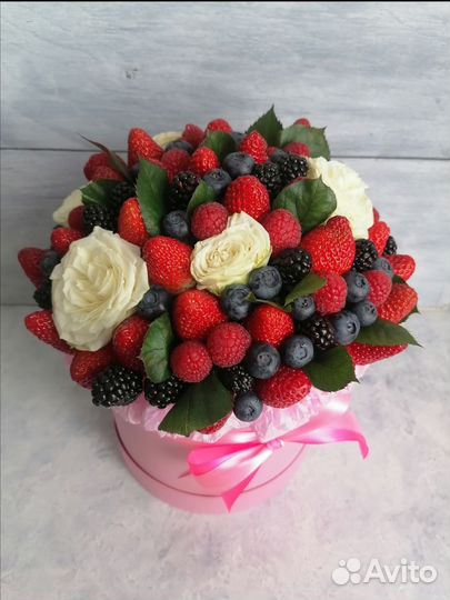 Съедобные букеты из клубники. Подарок на выпускной